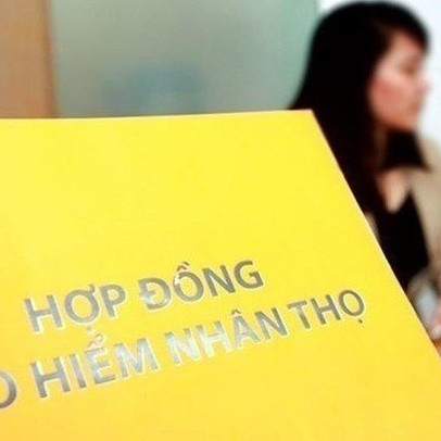 Phó Thống đốc: Nghiêm cấm ngân hàng “ép” khách hàng mua bảo hiểm dưới mọi hình thức