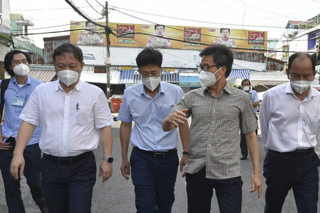 Phó Thủ tướng Vũ Đức Đam: F0 chưa có triệu chứng chưa phải là bệnh nhân, nhưng cần được cách ly - Ảnh 1.