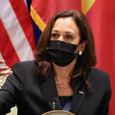 Phó Tổng thống Kamala Harris họp báo, livestream trên Facebook