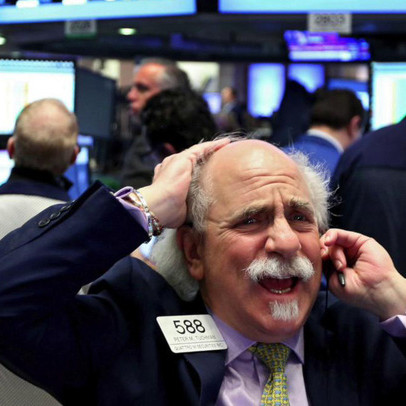 Phố Wall đảo chiều ở nửa cuối phiên, Dow Jones giảm 17% kể từ đầu tuần đến nay, S&P 500 và Nasdaq có tuần tồi tệ nhất kể từ khủng hoảng tài chính 2008