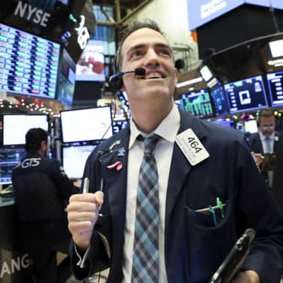 Phố Wall tiến sát đỉnh lịch sử, Dow Jones tăng điểm 4 trên 5 phiên vừa qua