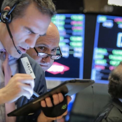 Phố Wall vẫn khởi sắc dù cổ phiếu công nghệ 'hụt hơi', Dow Jones bứt phá hơn 500 điểm, tăng 3 phiên liên tiếp