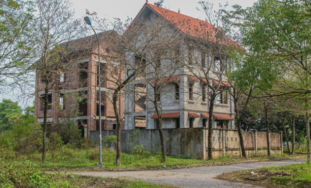 [Photo Essay] Sắp lên thành phố phía Bắc Hà Nội, làng biệt thự Mê Linh - nơi chôn vùi hàng nghìn tỷ đồng của nhà đầu tư hiện nay ra sao? - Ảnh 4.