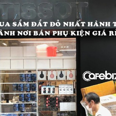 Phụ kiện giá rẻ, quán lẩu thế chân Prada, Tissot tại phố mua sắm đắt đỏ nhất hành tinh vì Covid-19