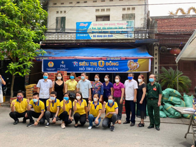 PNJ ủng hộ 2 tỷ đồng kinh phí mua vaccine phòng chống dịch Covid-19 - Ảnh 2. PNJ ủng hộ 2 tỷ đồng kinh phí mua vaccine phòng chống dịch Covid-19 - Ảnh 2.