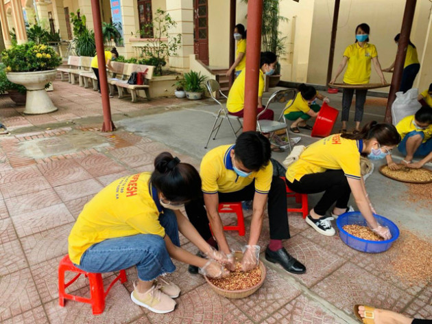 PNJ ủng hộ 2 tỷ đồng kinh phí mua vaccine phòng chống dịch Covid-19 - Ảnh 3. PNJ ủng hộ 2 tỷ đồng kinh phí mua vaccine phòng chống dịch Covid-19 - Ảnh 3.