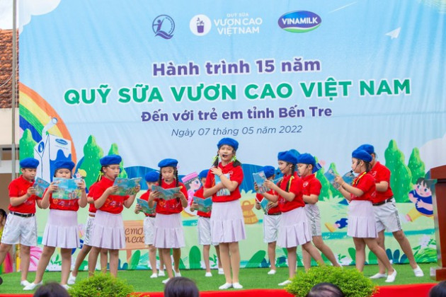 Quỹ sữa Vươn cao Việt Nam và Vinamilk khởi động hành trình năm thứ 15 mang 1,9 triệu ly sữa đến với trẻ em - Ảnh 3.