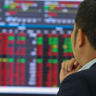 “Rủi ro vẫn hiện hữu trong ngắn hạn, nhà đầu tư không nên quá say trading”