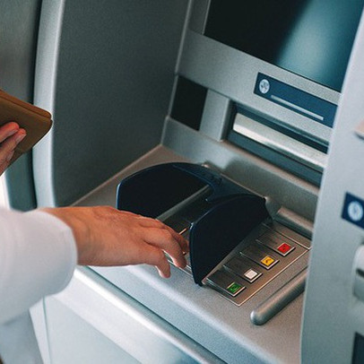 Rút tiền tại ATM bằng CCCD gắn chip: Làm sao để an toàn?