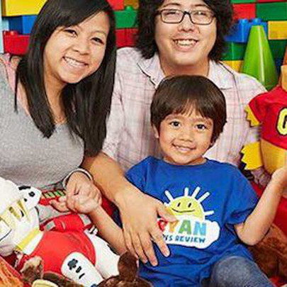 Ryan ToysReview: 5 sự thật về cậu bé 7 tuổi kiếm tiền giỏi nhất thế giới