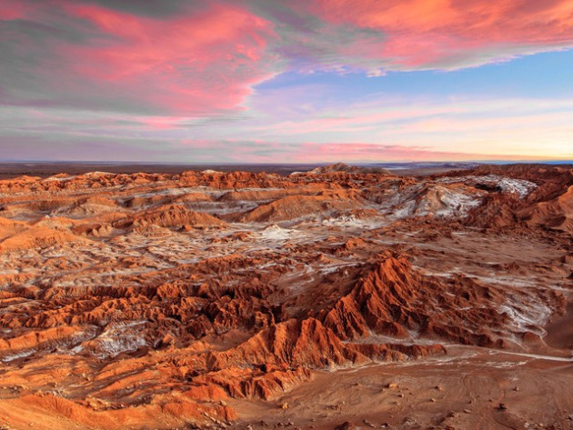 Sa mạc Atacama: Nơi được ví như Sao Hỏa của Trái đất biến thành bãi rác khổng lồ minh chứng cho sự dư thừa của nhân loại - Ảnh 1.