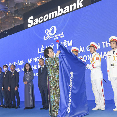 Sacombank đón nhận Huân chương Lao động hạng Nhì vào dịp kỷ niệm 30 năm thành lập