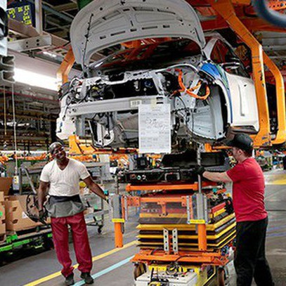 Sản xuất 1 chiếc xe điện khó khăn như thế nào: GM mất 12 ngày, có công ty thiếu cả những linh kiện như kính, thảm