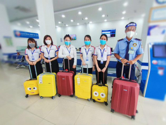 SCB hỗ trợ cho CBNV có hoàn cảnh khó khăn do ảnh hưởng Covid-19 - Ảnh 3.