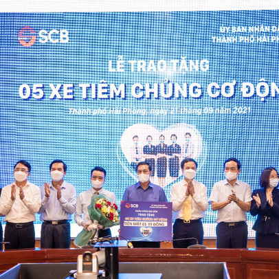 SCB tặng Hải Phòng 5 xe tiêm chủng cơ động