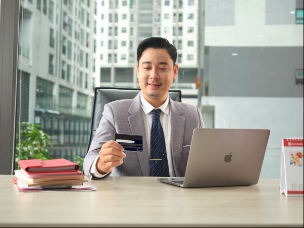 SeABank và Vietnam Airlines hợp tác ra mắt thẻ tín dụng dành cho doanh nghiệp - Ảnh 1.