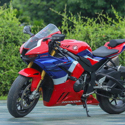 'Siêu mô tô' Honda CBR1000RR-R Fireblade gặp sự cố rò rỉ dầu động cơ