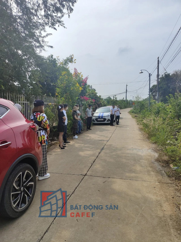 Sợ mất cơ hội, nhiều nhà đầu tư như “ngồi trên đống lửa” lao vào BĐS ngay đầu năm mới - Ảnh 1.