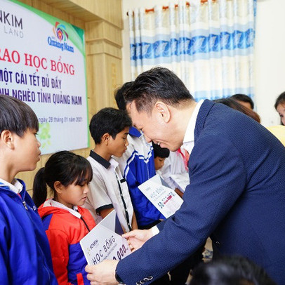 SonKim Land trao học bổng vì một cái tết đủ đầy cho học sinh nghèo tỉnh Quảng Nam