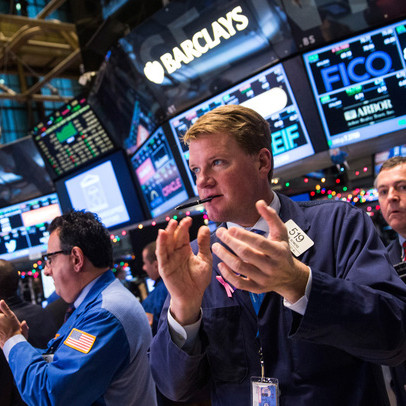 S&P 500 tiếp tục chạm đỉnh lịch sử, Phố Wall có tuần khởi sắc nhất kể từ tháng 11