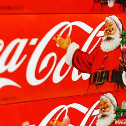 Sự thật ngã ngửa về ông già Noel: Từ nguyên mẫu là yêu tinh, được Coca Cola 'đáng yêu hóa' với bộ râu dài trắng, to béo, vui nhộn để bán đồ uống