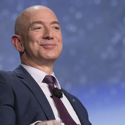 Tài sản đạt 150 tỷ USD, Jeff Bezos vừa trở thành người giàu nhất trong lịch sử thế giới hiện đại