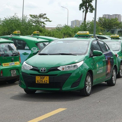 Tài xế taxi ồ ạt bỏ nghề