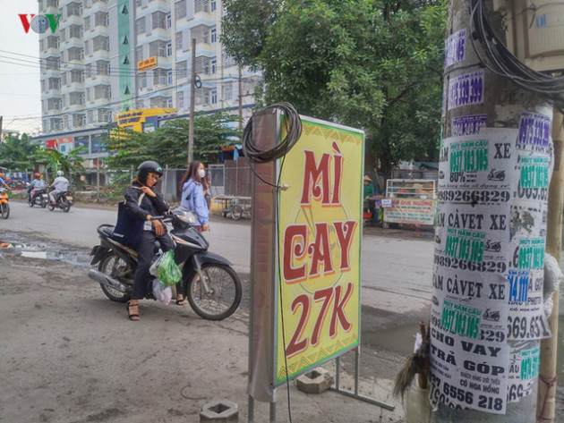 Tận thấy quảng cáo cho vay kiểu “tín dụng đen” ở vùng ven TPHCM - Ảnh 8.