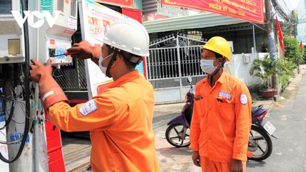 Tăng giá điện: Chia nhỏ đợt tăng tránh tác động lớn