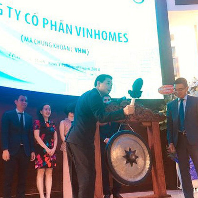 Tăng kịch trần phiên chào sàn, VinHomes trở thành cổ phiếu lớn thứ 2 trên TTCK Việt Nam