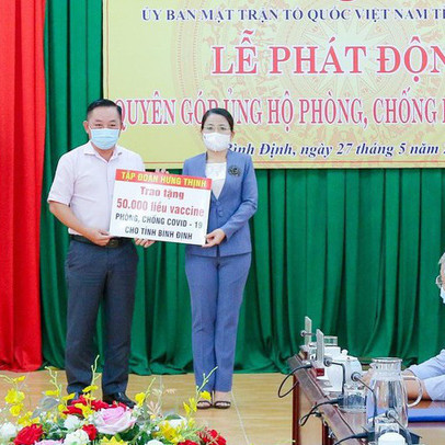 Tập đoàn Hưng Thịnh trao tặng 50.000 liều vắc-xin phòng, chống Covid-19 cho tỉnh Bình Định