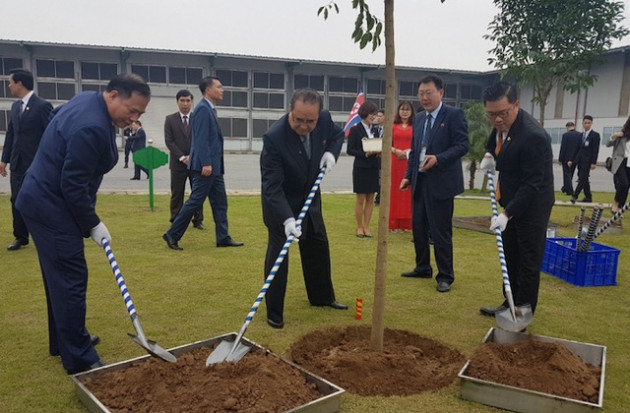 Tập đoàn nhựa ở Hải Dương đón phái đoàn ngoại giao của ông Kim Jong Un - Ảnh 3.