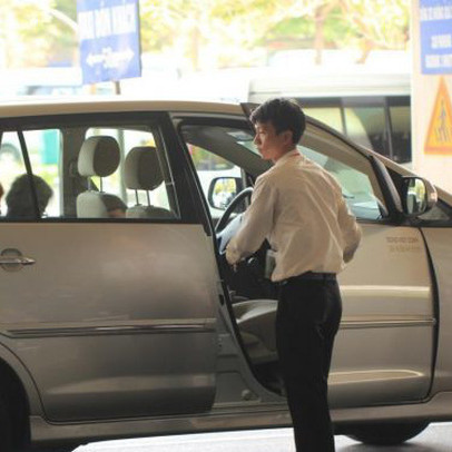 Taxi đi sân bay 99 ngàn, cuộc đua phá giá trên tuyến nóng