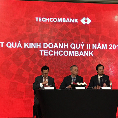 Techcombank báo lãi kỷ lục gần 5.200 tỷ đồng trong 6 tháng đầu năm, gần gấp đôi cùng kỳ 2017