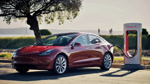 Tesla tiếp tục tấn công thị trường Đông Nam Á, viễn cảnh VinFast cạnh tranh Tesla trên đất Việt dễ thành hiện thực - Ảnh 1.