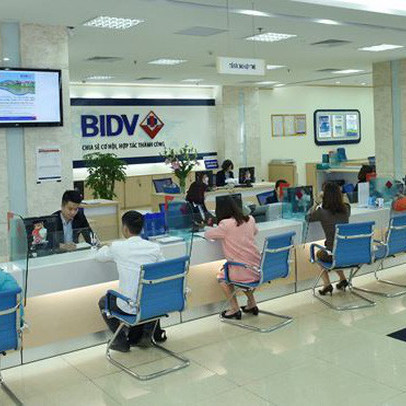 Thanh khoản ngân hàng trở lại trạng thái dư thừa