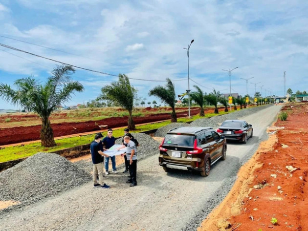 Thị trường BĐS xuất hiện nghịch lý: “Ai cũng sở hữu tài sản, nhưng không ai có tiền” - Ảnh 1.