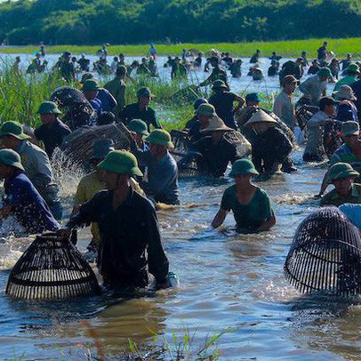 Thị trường phái sinh: Nhà đầu tư nô nức "bắt đáy" hợp đồng tháng 8