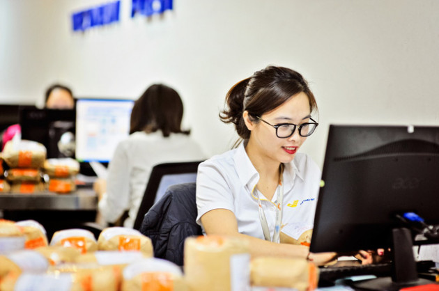 Thỏa sức gửi hàng Tết Tân Sửu qua Bưu điện - Ảnh 1.