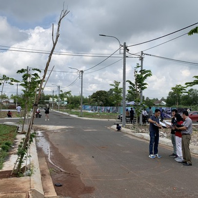 Thời của sốt đất: Một dự án tăng giá, các dự án xung quanh đồng loạt tăng