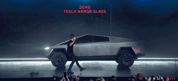  Thử độ cứng cửa kính Armor Glass của xe Cybertruck, Tesla gặp sự cố xấu hổ ngay trên sân khấu - Ảnh 2.