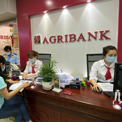 Thu nhập nhân viên Agribank thấp nhất nhóm Big4, nhân sự gần gấp đôi nhưng lợi nhuận chỉ bằng nửa Vietcombank