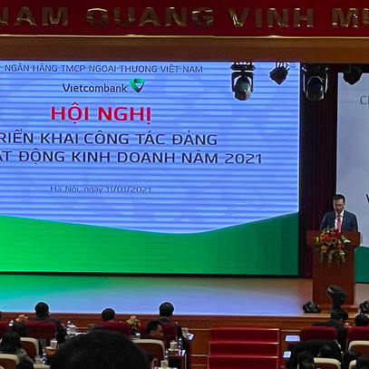 Thu nhập từ phi tín dụng của Vietcombank tăng mạnh, chiếm tỷ trọng 49,8% trong tổng doanh thu năm 2020