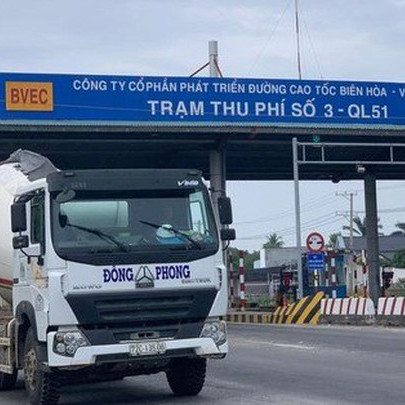 Thu phí cao tốc Biên Hòa - Vũng Tàu: 'Cục Đường bộ như đi giữa 2 làn đạn'