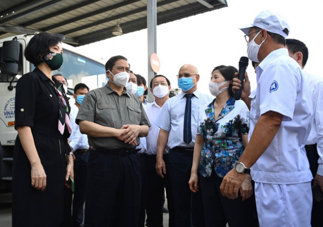 Thủ tướng đánh giá Vinamilk là doanh nghiệp điển hình vừa sản xuất, vừa chiến đấu trong dịch covid-19 - Ảnh 7.