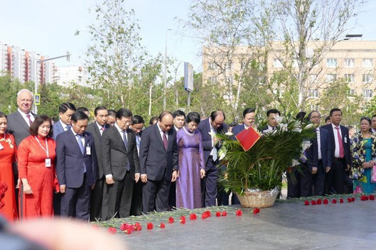 Thủ tướng: Doanh nghiệp Nga hãy yên tâm, con cháu các bạn cũng yên tâm làm ăn tại Việt Nam - Ảnh 5.