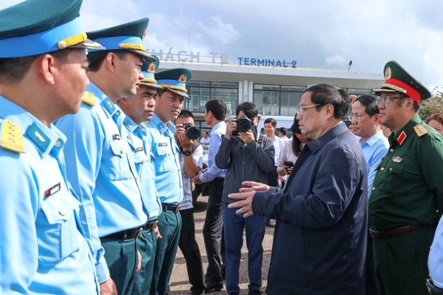 Thủ tướng khảo sát một số dự án hạ tầng, công nghiệp lớn và mô hình nhà thu nhập thấp tại Bình Định - Ảnh 2.