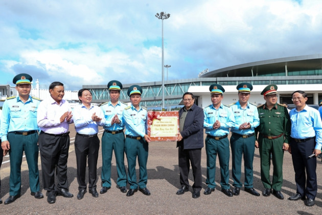 Thủ tướng khảo sát một số dự án hạ tầng, công nghiệp lớn và mô hình nhà thu nhập thấp tại Bình Định - Ảnh 4.