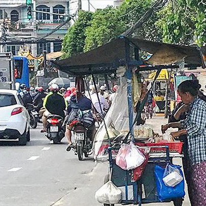 Thuế đánh vào người nghèo, có nên?