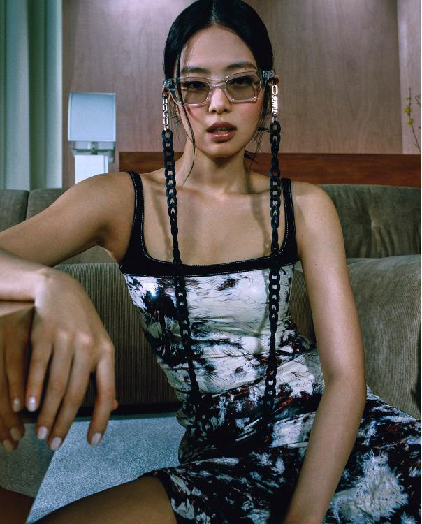 Thương hiệu mắt kính đình đám Gentle Monster chính thức được phân phối tại C² Eyewear Việt Nam - Ảnh 2. Thương hiệu mắt kính đình đám Gentle Monster chính thức được phân phối tại C² Eyewear Việt Nam - Ảnh 2.